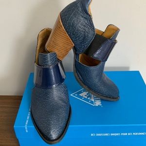 John FLUEVOG Room 502 Entrance family shoes with box and dust cover